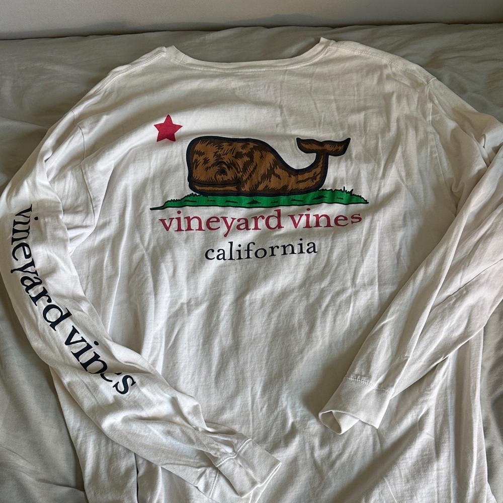 Vineyard Vines White and Red Graphic Long Sleeve Tee